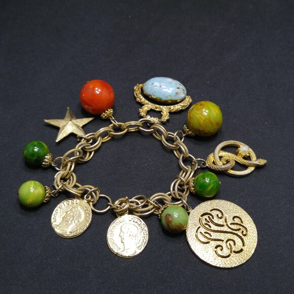 Vintage 1960s Gold Tone Charm Bracelet Lucite Beads Coins Star Snake 7 Inch - Picture 2 of 10